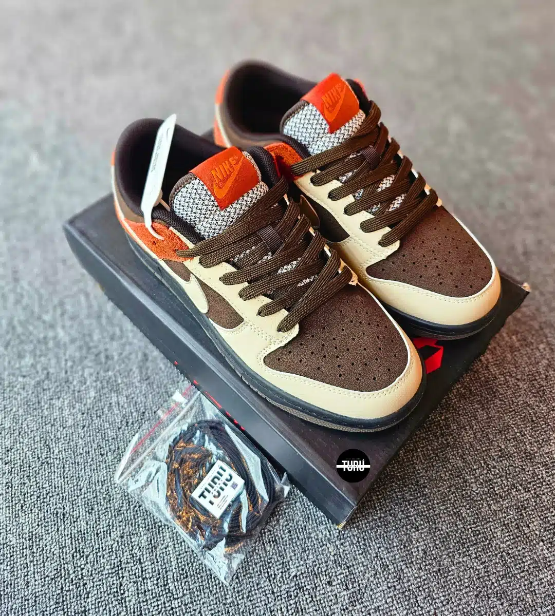 SB Dunk Low Red Panda - Image 2