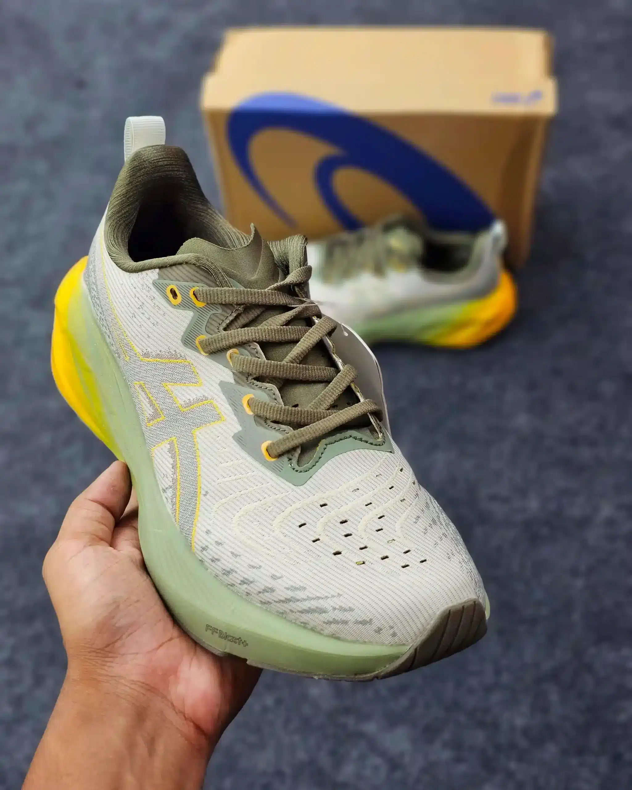 Novablast 4 Sneakers 'White Green Yellow' : TOP