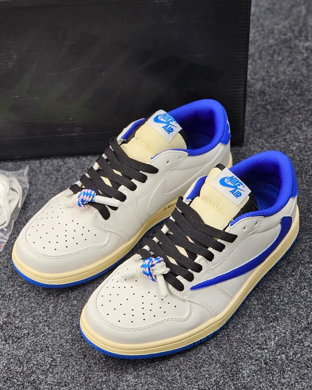 Jordan 1 Low Travis Scott x Fragment Design - Image 4