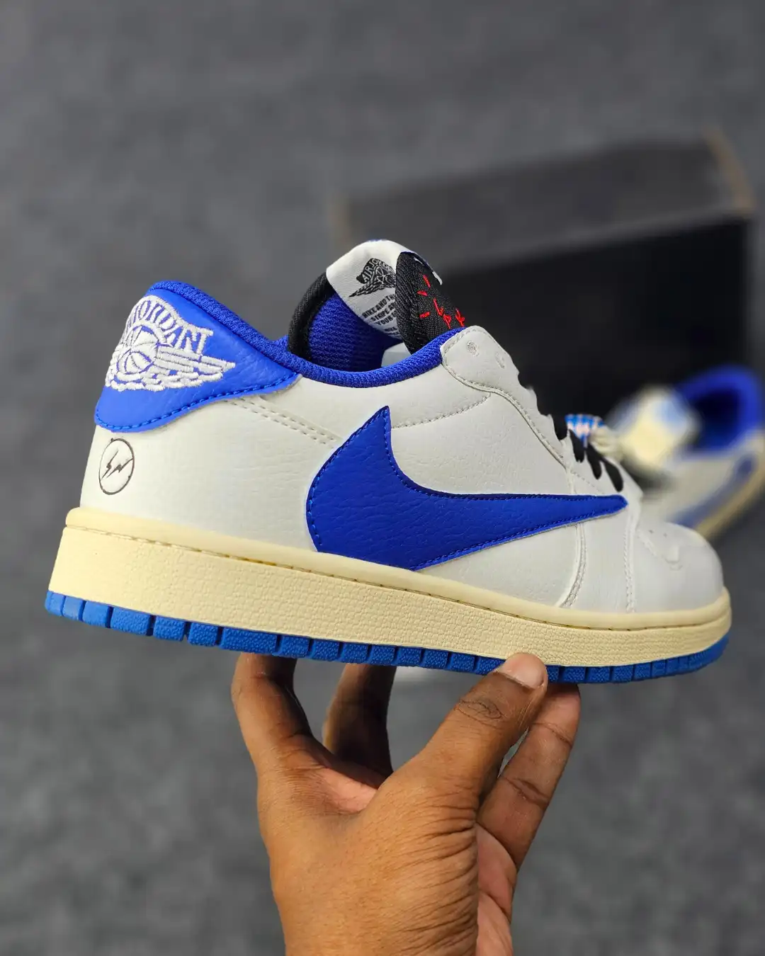 Jordan 1 Low Travis Scott x Fragment Design - Image 5
